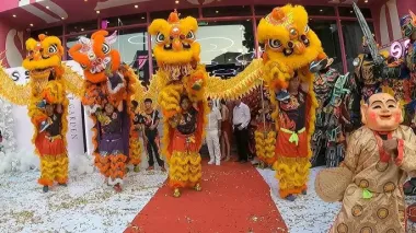 Đoàn LSR Kung-Fu Quang Hiển múa lân Khai trương SONIC BEER GARDEN 89 Tân Sơn Nhì